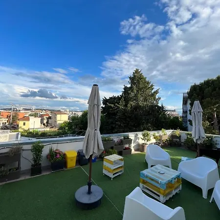 Il Glicine Centro فندق مبيت وإفطار بيسكارا